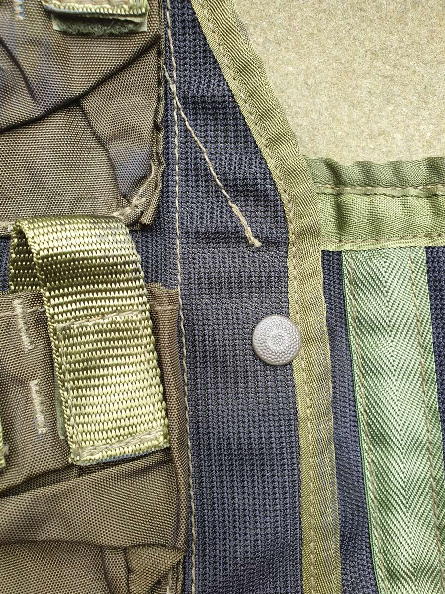 SA SF Recce Niemoller style olive green nylon 40mm vest SADF issue SWA/Angola era borderwar period