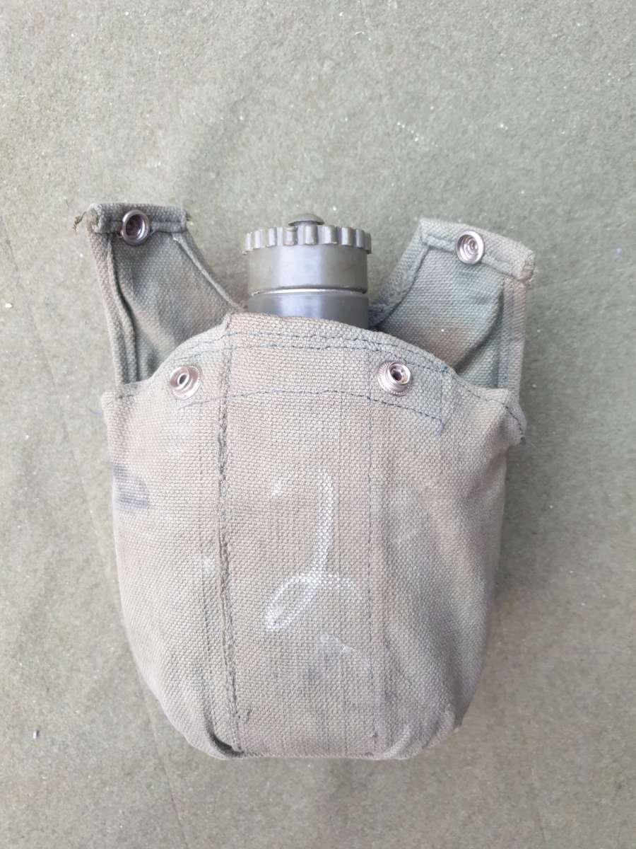 Original Rhodesian bushwar period pattern 69 canvas carrier pouch & 1lt canteen good clean used cond