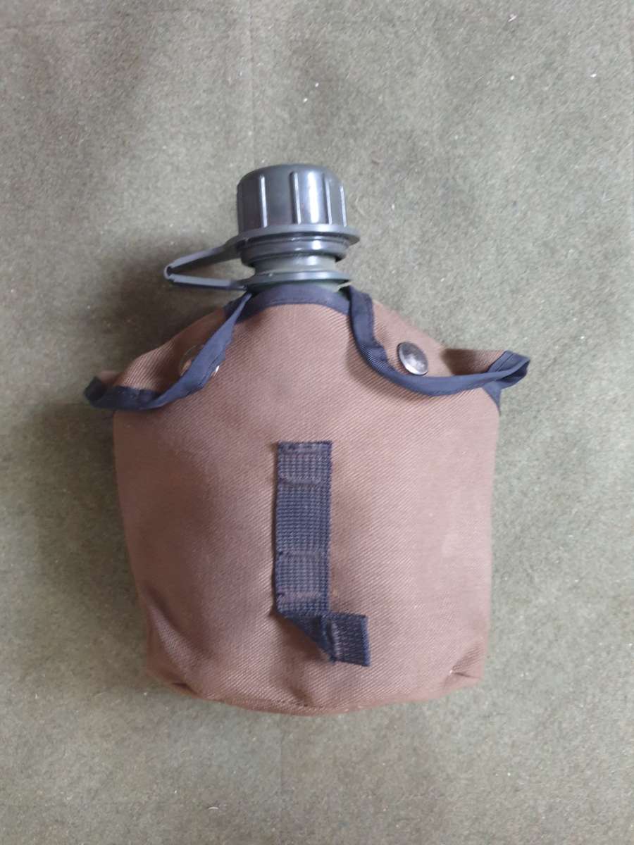 rarely seen SADF era dd 1994/5 nutria patt 83 type 1lt canteen pouch & water-bottle & fire-bucket