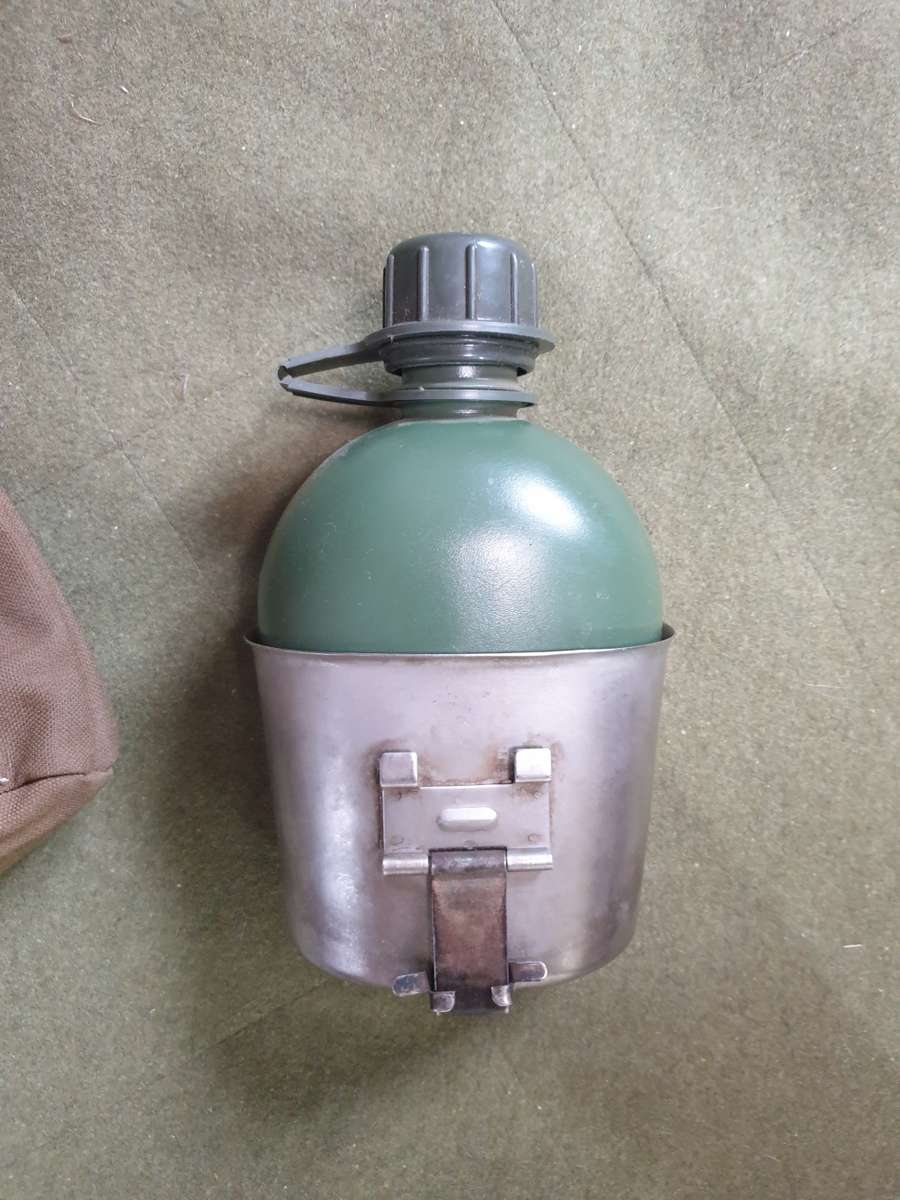 rarely seen SADF era dd 1994/5 nutria patt 83 type 1lt canteen pouch & water-bottle & fire-bucket
