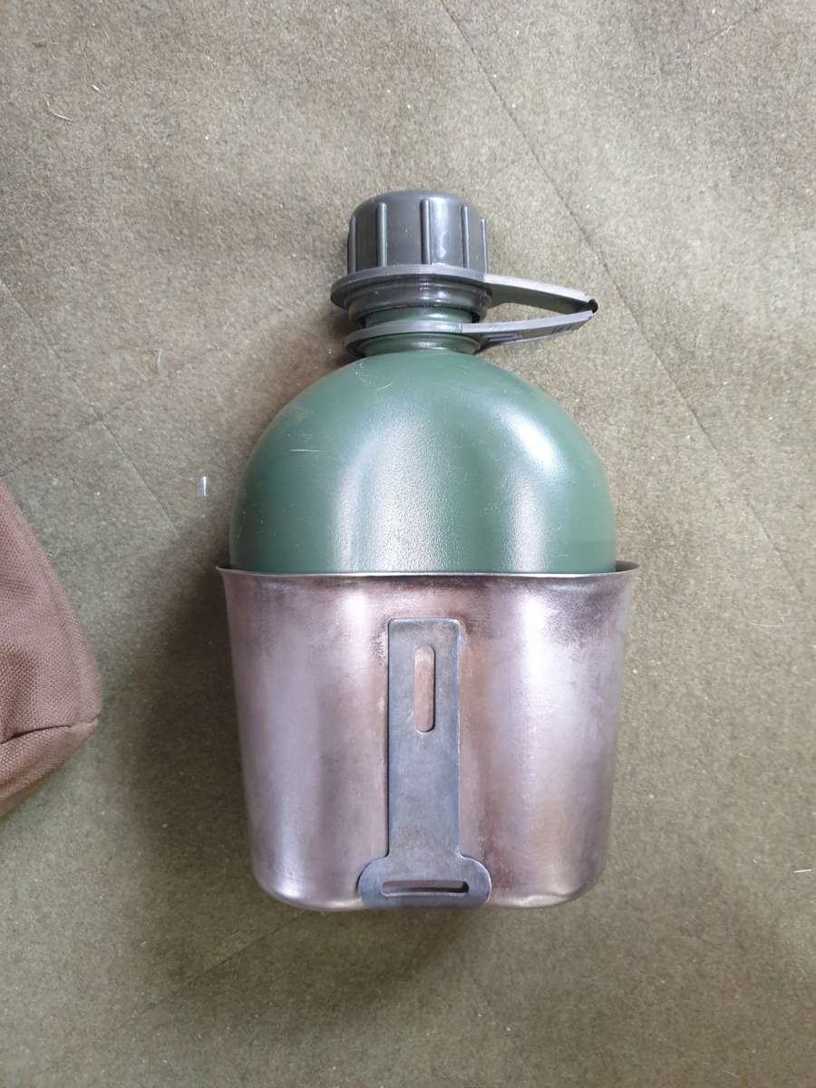 rarely seen SADF era dd 1994/5 nutria patt 83 type 1lt canteen pouch & water-bottle & fire-bucket