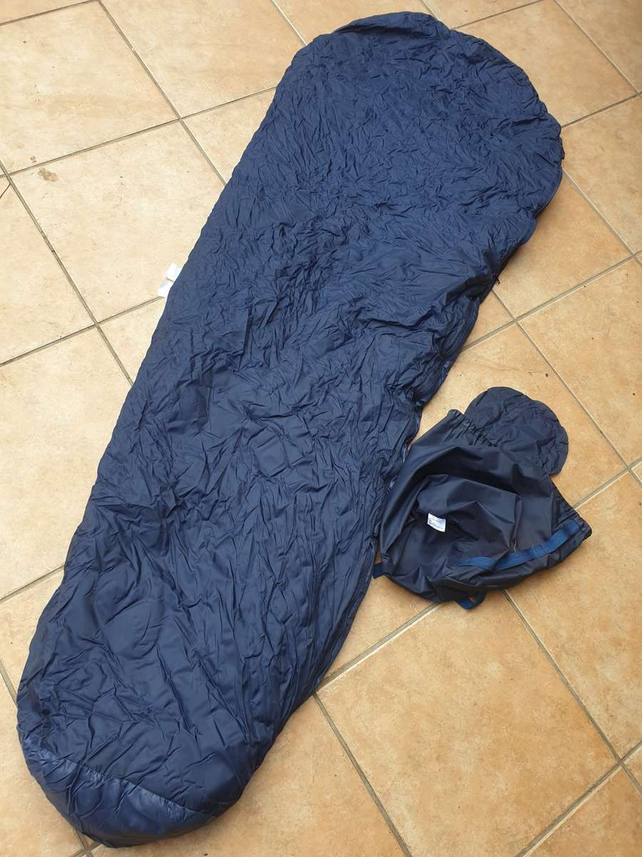 original locally made SAAF navy blue colour winter large sleeping bag new & unused clean condition