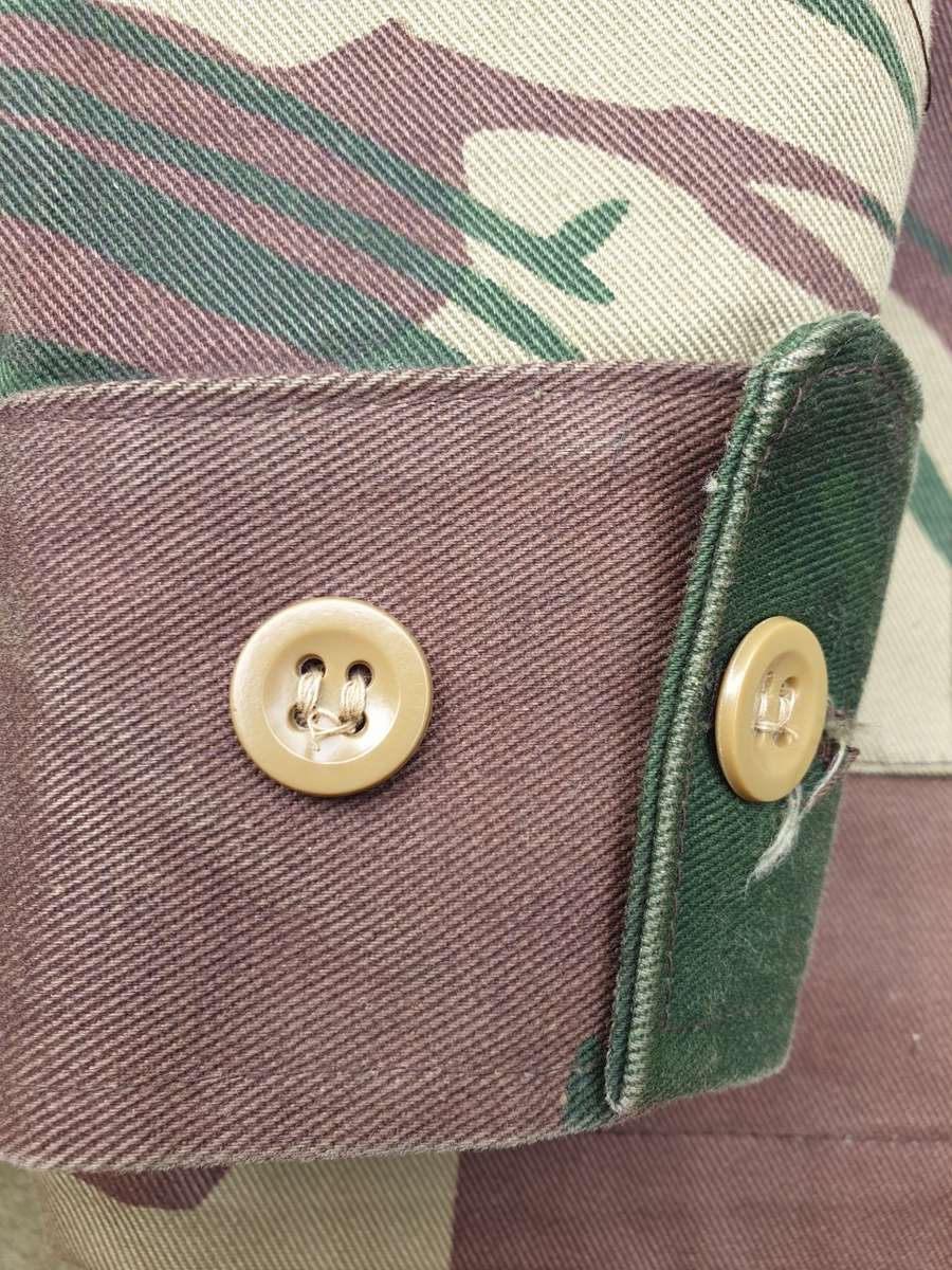 1st ever seen (?) Rhodesian camo 100% original wind/ water proof lined jacket large as new