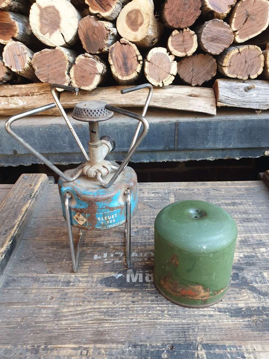 original early Camping Gaz BLUET 206 small blue gas stove & Rhod army issue (empty) green canister