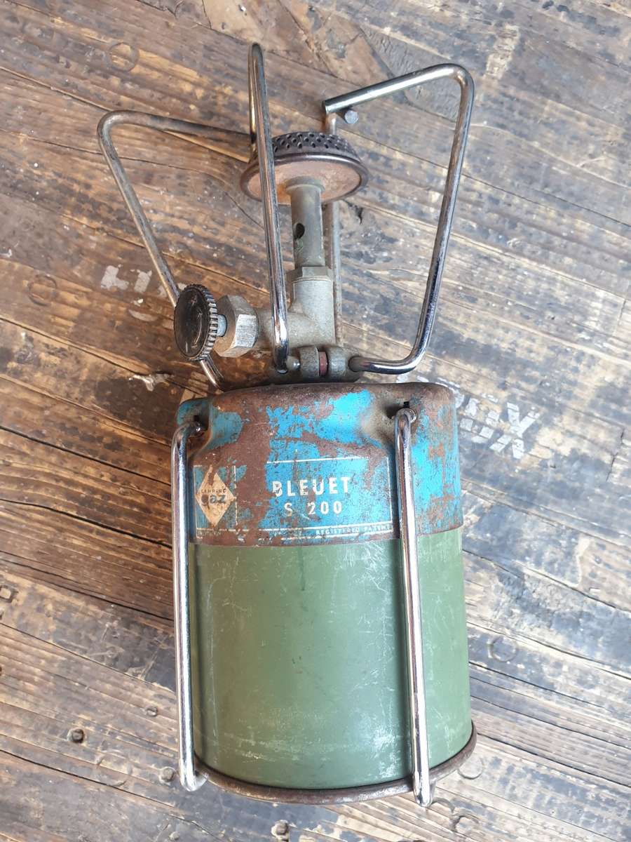 original early Camping Gaz BLUET 206 small blue gas stove & Rhod army issue (empty) green canister