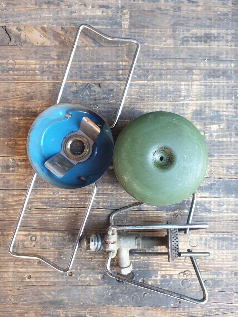 original early Camping Gaz BLUET 206 small blue gas stove & Rhod army issue (empty) green canister
