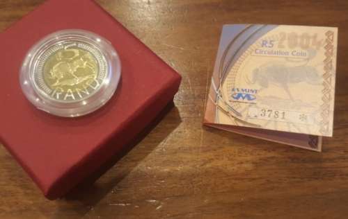 **SCARCE** 2004 COIN WORLD OOM PAUL MINT MARK PROOF R5**IN SA MINT BOX WITH COA** BEAUTIFUL COIN**
