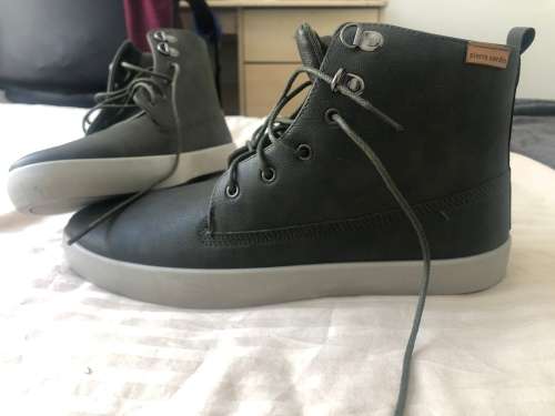 Men`s Pierre Cardin high top boots