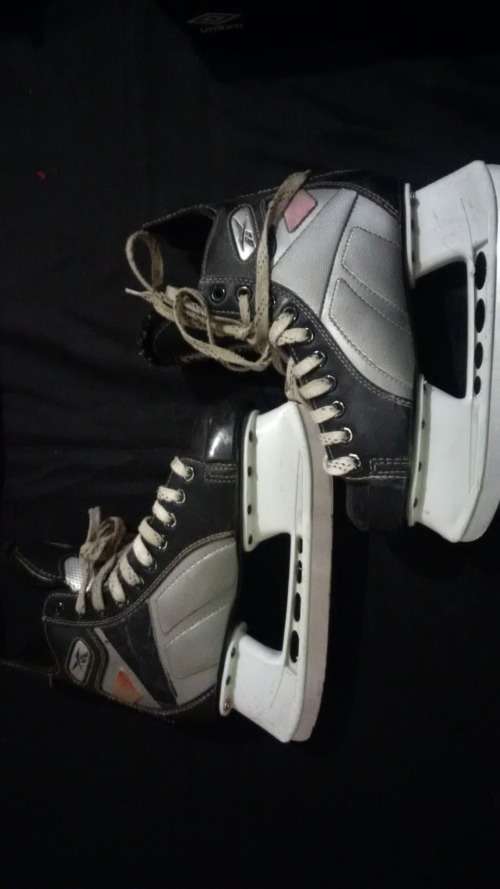 Reebok 1K Ice Skates Size 4.5
