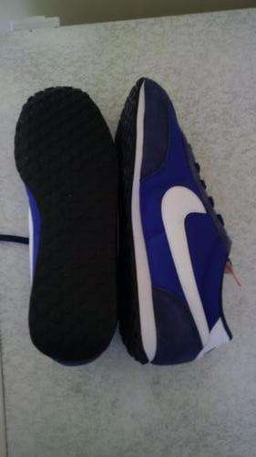 NIKE SNEAKERS SIZE 10