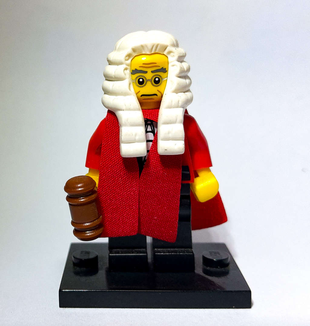 Lego Minifigures - Judge - Series 9 (2013) - Complete