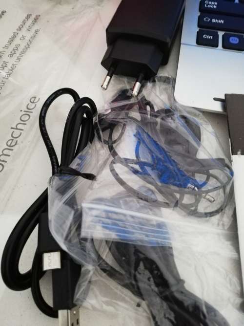 **FREE SHIPPING*Brand New Proline Gemini Mini Laptop 3G, touch screen, windows 10, lots of extras***