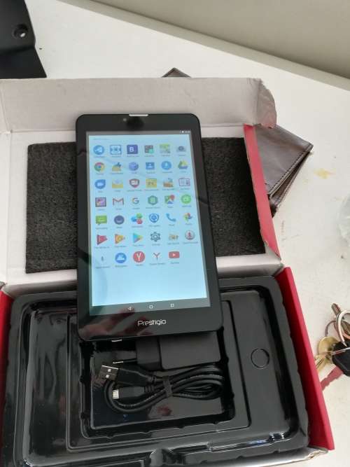 ***BRAND NEW PRESTIGIO GRACE 3157 3G TABLET Plus 32GB Memory Card**R99 FRIEGHT***