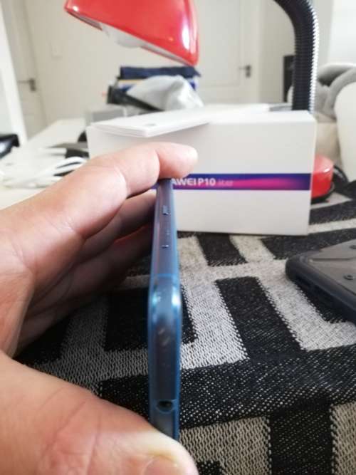 **Huawei P10 lite 32GB in Box with Pouch and Accessories, Excellent condition**R99 Freight***