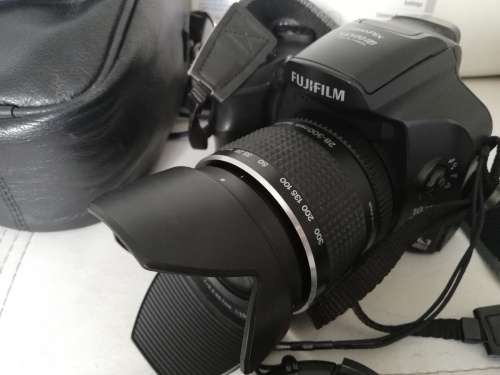 ***FUJIFILM FINEPIX S6500FD DIGITAL CAMERA ,BAG, MEMORY CARD  AND DATA CABLE AND MANUAL***