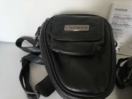 ***FUJIFILM FINEPIX S6500FD DIGITAL CAMERA ,BAG, MEMORY CARD  AND DATA CABLE AND MANUAL***
