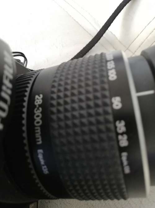 ***FUJIFILM FINEPIX S6500FD DIGITAL CAMERA ,BAG, MEMORY CARD  AND DATA CABLE AND MANUAL***