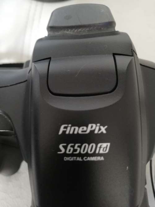 ***FUJIFILM FINEPIX S6500FD DIGITAL CAMERA ,BAG, MEMORY CARD  AND DATA CABLE AND MANUAL***