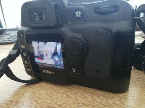 ***NIKON D50  PROFESSIONAL DIGITAL SLR CAMERA WITH LENS, CHARGER, CABLES AND MEMORY CARD**