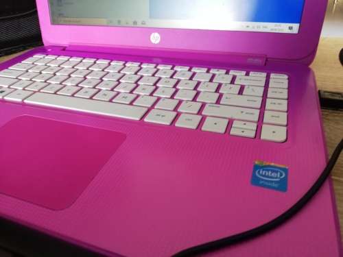***LATE ENTRY***BEAUTIFULL DEMO MODEL PINK HP LAPTOP WITH BAG***R5999******