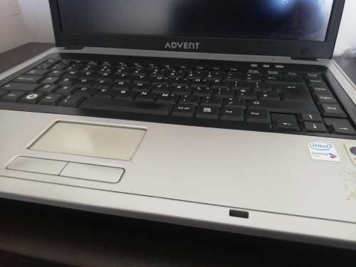 ***ADVENT 8215P PINK LAPTOP, 15.4 ". 500GB HDD, 1GB RAM***PLEASE READ***