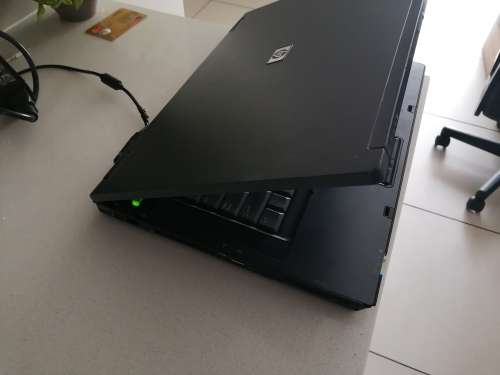 *****HP Compaq nx8220 LAPTOP (No charger)***