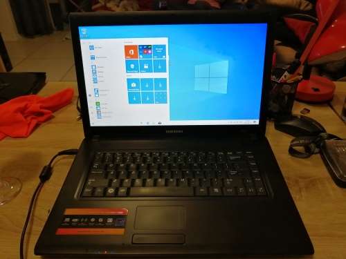 **ESSENTALSERVICE APPROVED***SAMSUNG R519 LAPTOP, EXCELLENT CONDITION ***