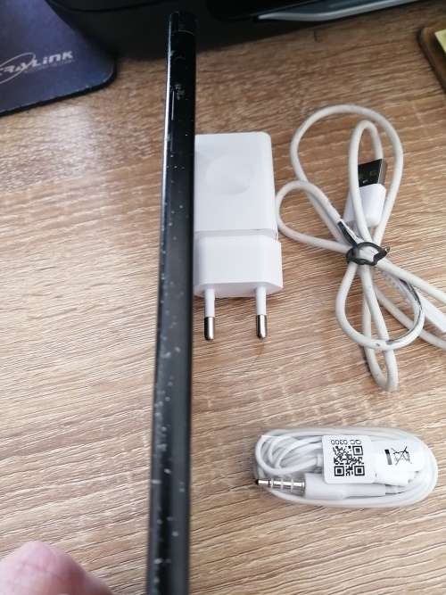 ****SONY XPERIA XA1 ULTRA, 32GB STORAGE, 23MP CAMERA, 6 INCH SCREEN***