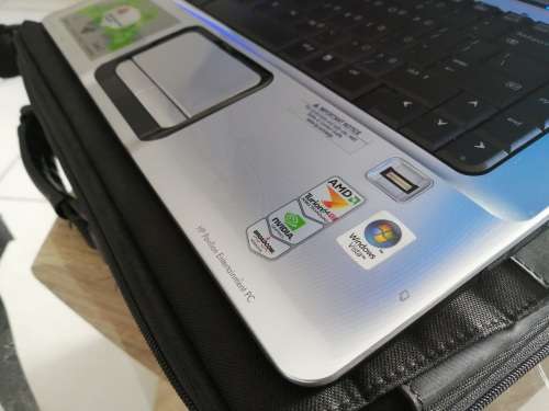 ***HP PAVILION DV6500 ENTERTAINMENT PC, IMMACULATE CONDITION WITH REMOTE AND BAG*****