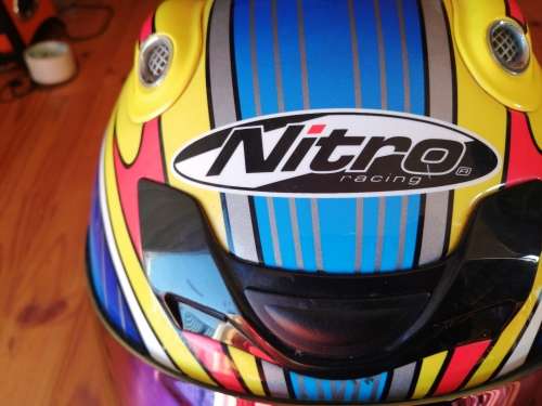 ***NITRO N1200 VX FULL FACE HELMET WITH MIRROR TINT VISOR, LIKE NEW SIZE MEDIUM******