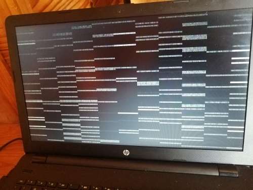 ***BRAND NEW HP 15 LAPTOP. 4GB RAM, 500GB HDD***SCREEN SHOWS LINES AFTER FEW MIN**