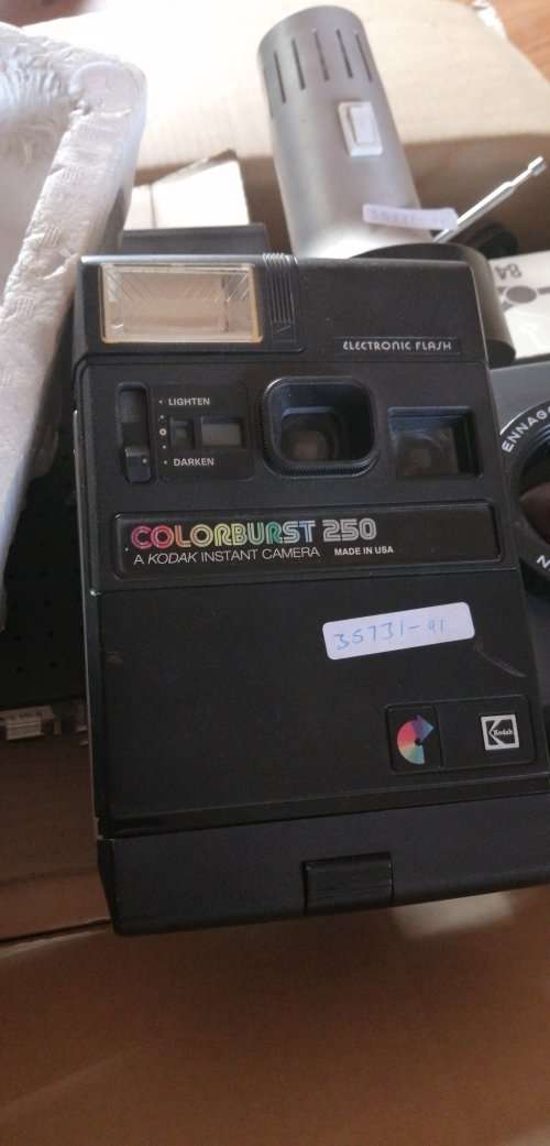 ***LATE ENTRY***LIQUIDATION STOCK***VINTAGE CAMERA EQUIPMENT*******R150 FREIGHT****