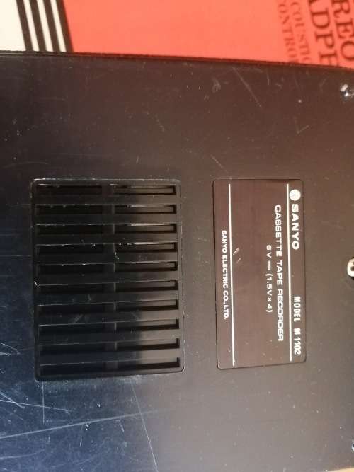 ***LATE ENTRY******VINTAGE COLLECTORS MICROPHONES, EAR PIECES, HEAD PHONES*****R150 FREIGHT****