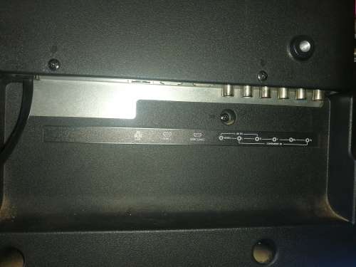 ***DEMO HI SENSE 43 INCH FULL HD  LED TV, PLASTIC ON COVERS STIIL.SLIGHT LIGHT AT BOTTOM**