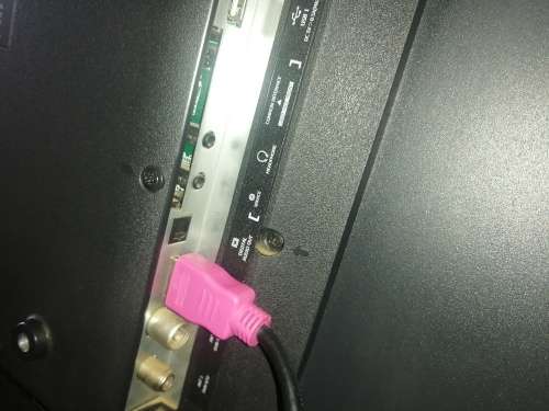 ***DEMO HI SENSE 43 INCH FULL HD  LED TV, PLASTIC ON COVERS STIIL.SLIGHT LIGHT AT BOTTOM**