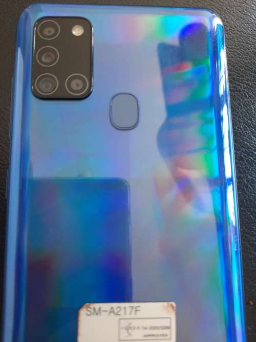 ***FREE FREIGHT**SAMSUNG GALAXY A21S, QUAD CAM, 32GB, BLUE** SLIGHT SCRACK AT BOTTOM OF SCREEN*****