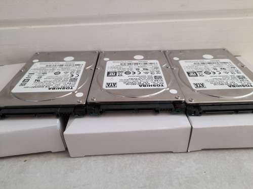 ******FREE FREIGH AND FREE GIFT***3 X 1TB TOSHIBA LAPTOP HARD DRVIES)** YOU BIDDING ON ALL 3****