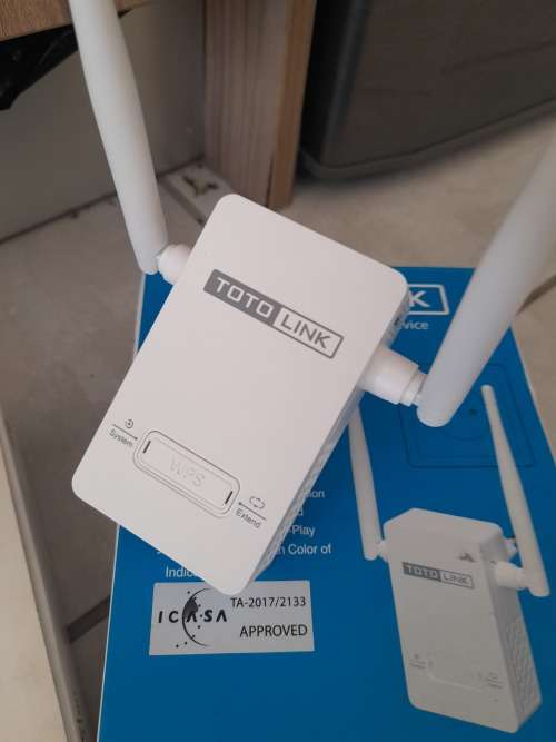 *FREE FREIGHT**COMBO DEAL****HUAWEI WIFI ROUTER AND TOTO LINK WIFI RANGE EXTENDER********