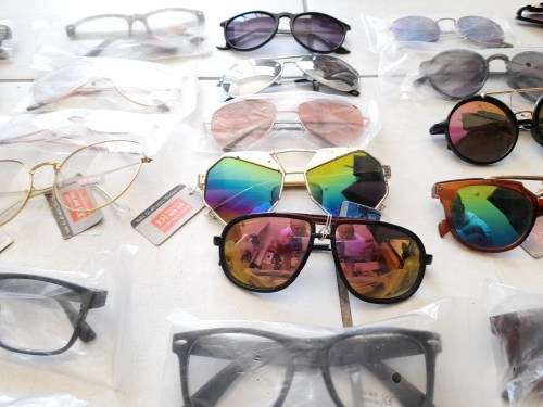 **LATE ENTRY*FREE FREIGHT**BULK LOT OF SUNGLASSES**SAME AS YOU BUY AT THE ROBOTS**