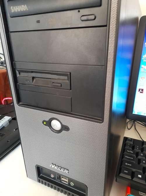 *WEEKEND SPECIAL**COMPLETE PC WITH FREE SCREEN, NEW KEYBOARD, MOUSE AND SPEAKERS***