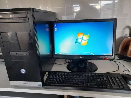 ***WEEKEND SPECIAL**COMPLETE GIGABYTE DESKTOP  PC WITH FREE SCREEN, NEW KEYBOARD AND MOUSE ***
