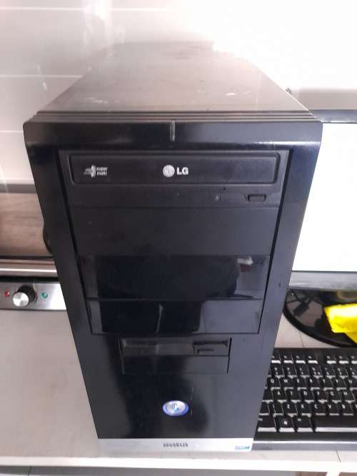 ***WEEKEND SPECIAL**COMPLETE GIGABYTE DESKTOP  PC WITH FREE SCREEN, NEW KEYBOARD AND MOUSE ***