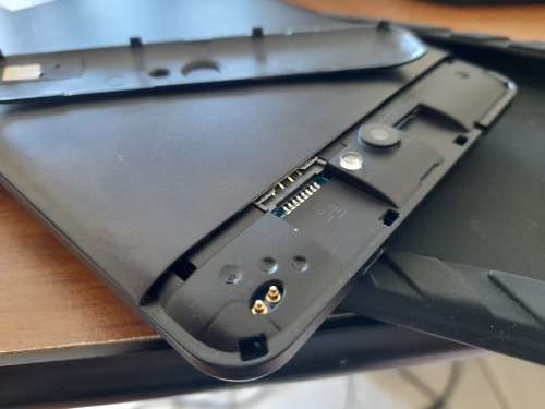 ****CRAZY SPECIAL**FREE FRIEGHT**XTOUCH DUEL SIM 3G TABLET WITH POUCH**EXCELLENT CONDITION***