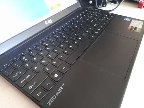 **FREE FREIGHT FRIDAY*ROSE GOLD  ZEDAIR ILIFE PLUS 4GB RAM, 500GB HDD, WIFI, BLUETOOTH INCL NEW BAG*