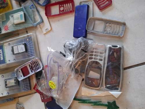 **FREE FREIGHT FRIDAY***BULK LOT OF PONE, CHARGERS, BATTERIES,OLD PHONE COVERS ETC*******
