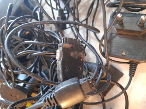 **FREE FREIGHT FRIDAY***BULK LOT OF PONE, CHARGERS, BATTERIES,OLD PHONE COVERS ETC*******