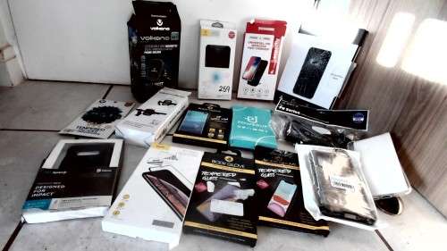 ****BULK LOT OF CELL PHONE ACCESSORIES, WIRELESS CHARGERS, LCDS,COVERS, SCREEN PROTECTORS ETC*****