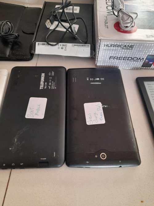 **FREE FREIGHT FRIDAY***BULK LOY OF TABLETS, 1XBLAUPUNKT, 1XTELEFUNKEN,2 X FREEDOM, 1X KINDLE*AS IS*