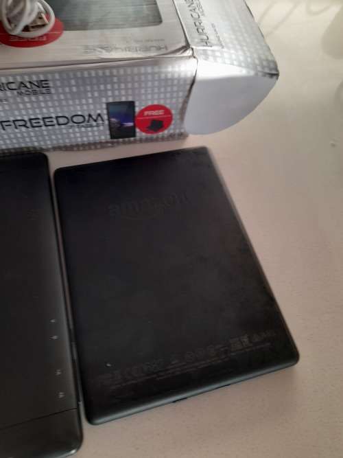 **FREE FREIGHT FRIDAY***BULK LOY OF TABLETS, 1XBLAUPUNKT, 1XTELEFUNKEN,2 X FREEDOM, 1X KINDLE*AS IS*