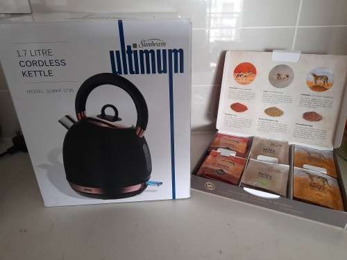 **WEEKEND SPECIAL**BRAND NEW ULTIMUM ROSE GOLD CORDLESS KETTLE**FREE LIMITED EDITION ROOIBOX PACK**
